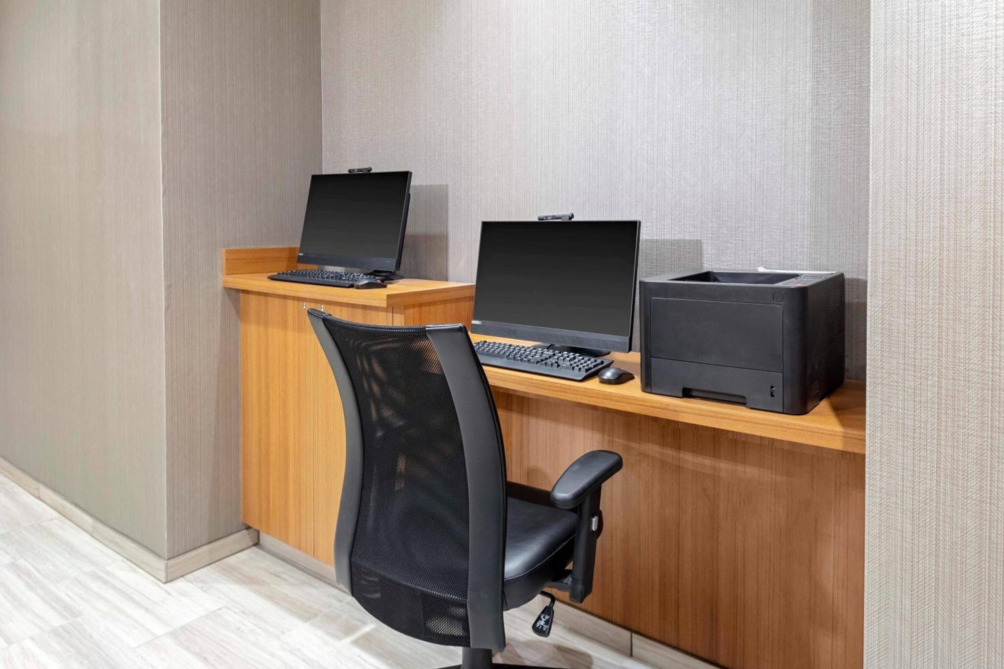 Springhill Suites By Marriott Kansas City Plaza Экстерьер фото