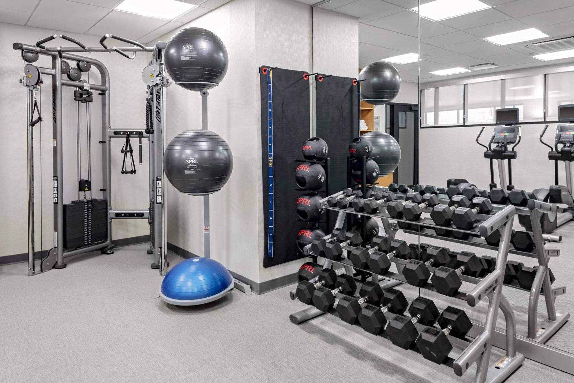 Springhill Suites By Marriott Kansas City Plaza Экстерьер фото